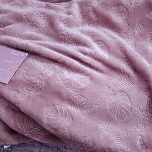 NWT Elle Decor Embossed Tiger Throw (Make an offer)